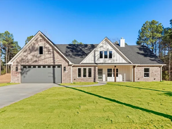 225 Stonebrook Ct, Gilmer, TX 75640