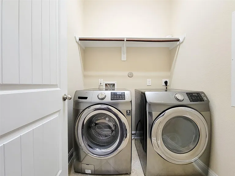4102 Astoria Manor Ln — Photo 37