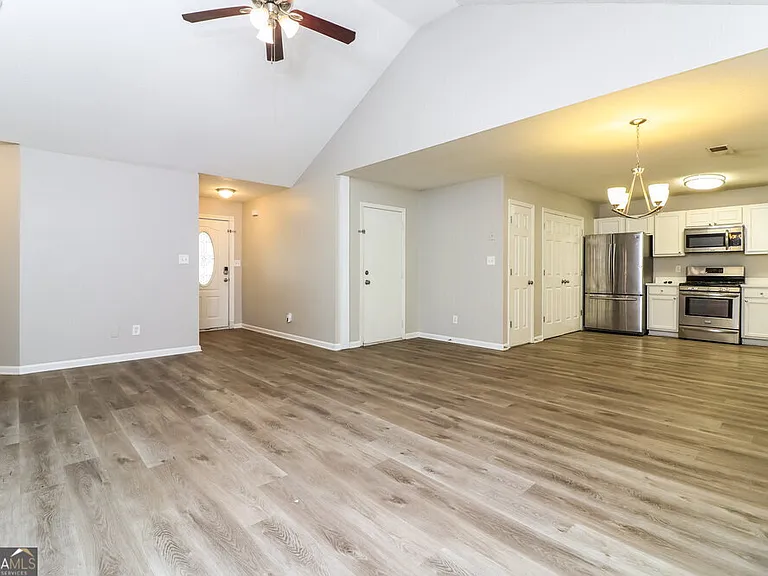 2860 Highland Hill Pkwy — Photo 6