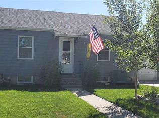 615 S 6th St, Worland, WY 82401