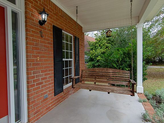 4th image of 204 Sussex Ct