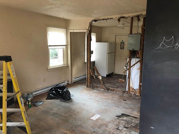 3rd image of 3125 Maurice Ave