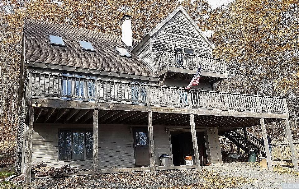 2nd image of 138 Acorn Dr