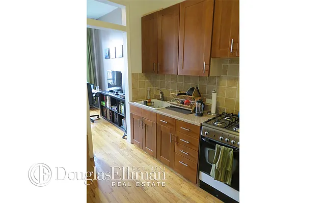 Rented by Douglas Elliman | media 15