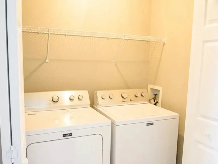6003 Cullen Dr — Photo 7