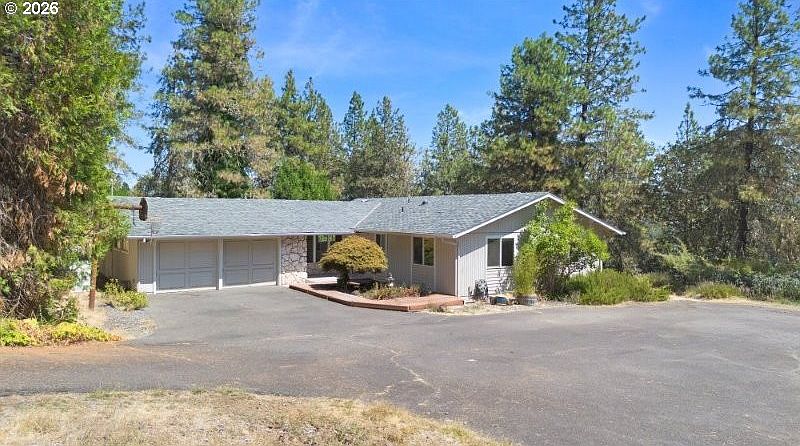 1st image of 337 Black Oak Dr