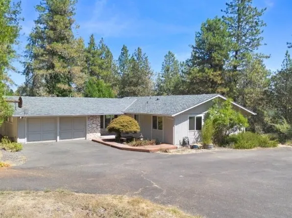 337 Black Oak Dr, Roseburg, OR 97471