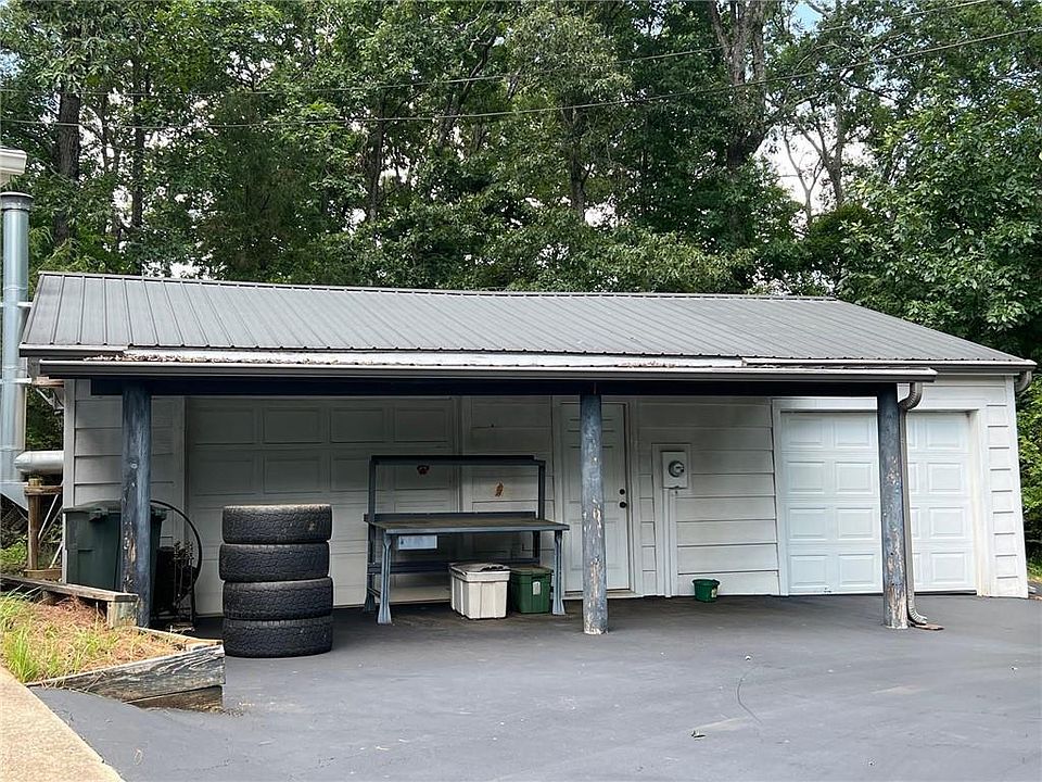 2nd image of 117 Riverdale Rd