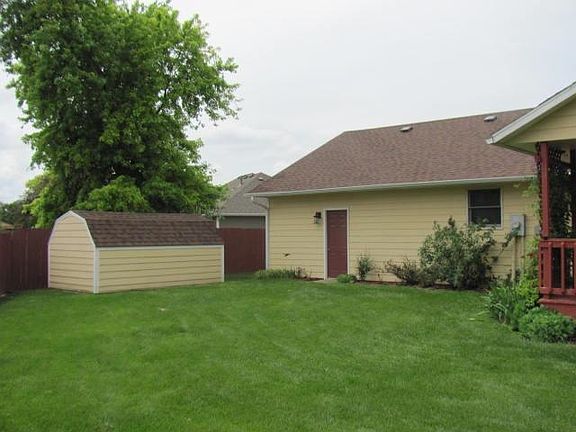 2nd image of 1410 Lorianna Ct