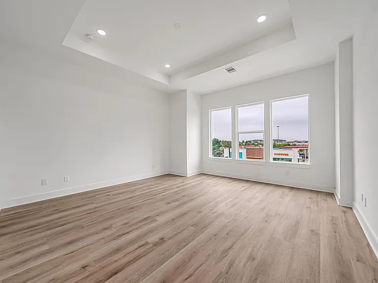 3468 Bremond St — Photo 8