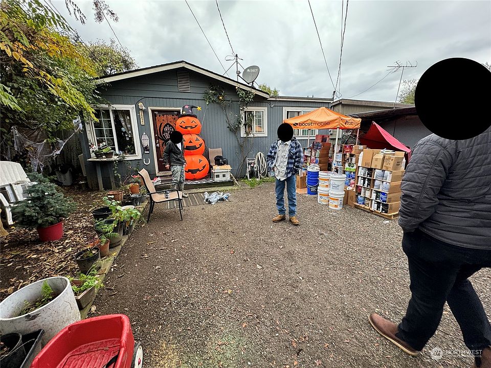 2nd image of 14625 Military Road S