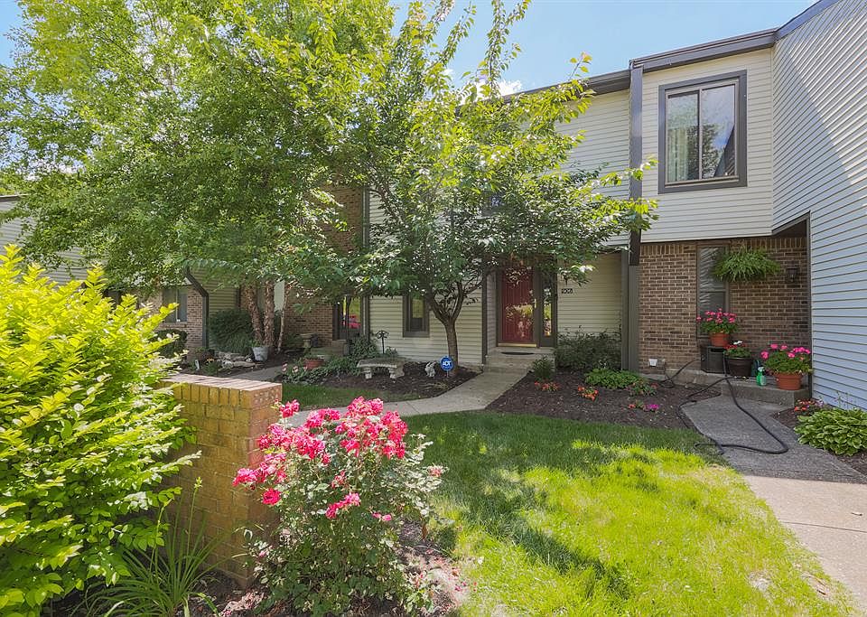 1st image of 906 Dry Valley Ct