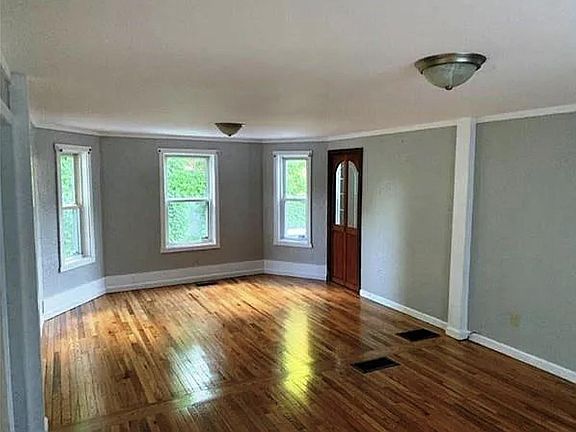 5th image of 7 Dracut St