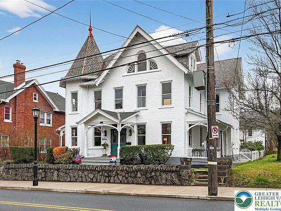 2nd image of 119 S Main St