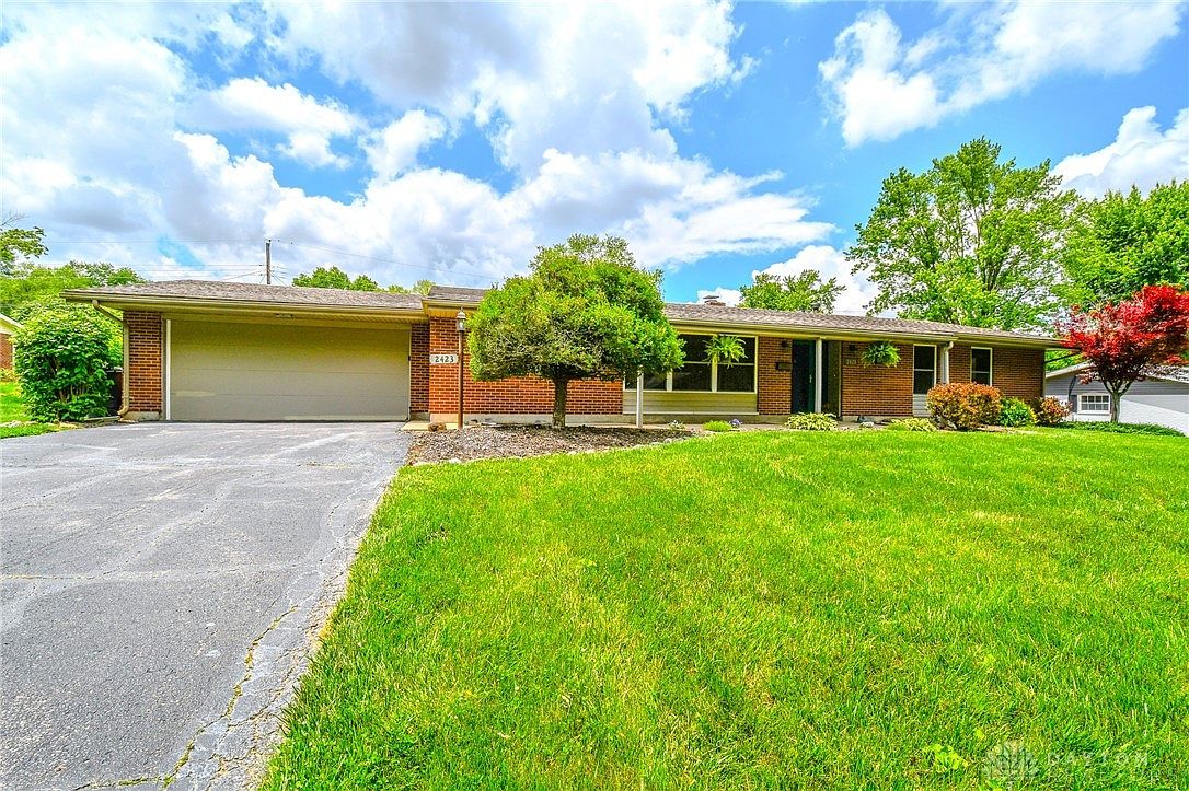 2423 Tennyson Dr, Bellbrook, OH 45305 | Zillow