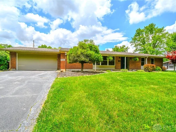 2423 Tennyson Dr, Bellbrook, OH 45305