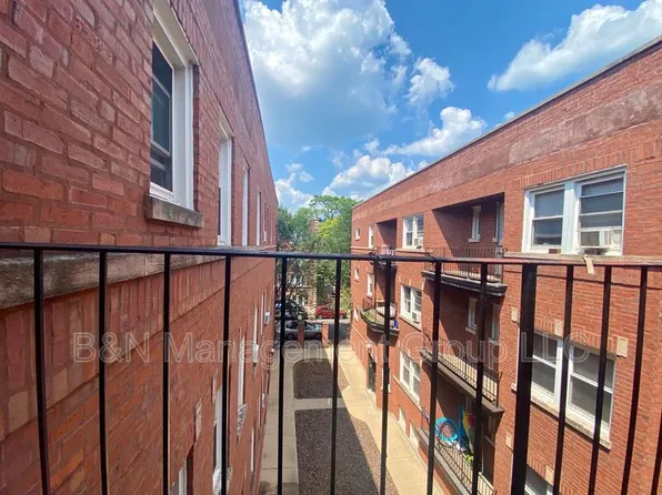 1059 W Dakin St APT 3, Chicago, IL 60613