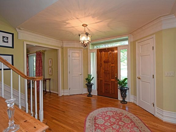 5th image of 9966 Pond Woods Ln