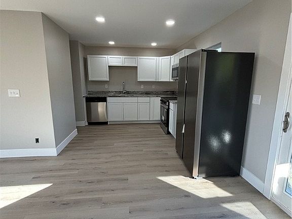 4th image of 4901 Tenshaw Dr