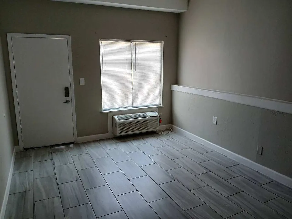 75 Tanglewood Ct