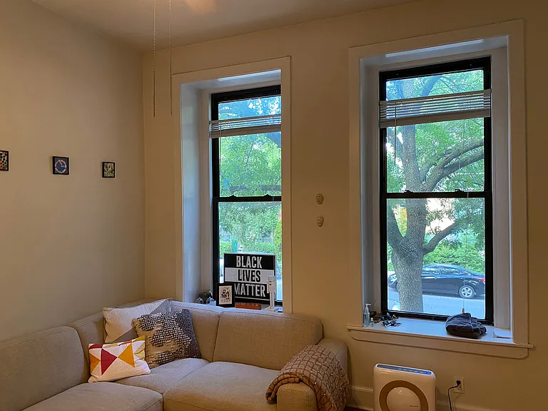 1256 N Wolcott Ave #2 — Photo 4