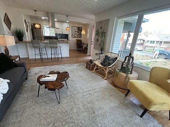 3rd image of 615 Clark Ave