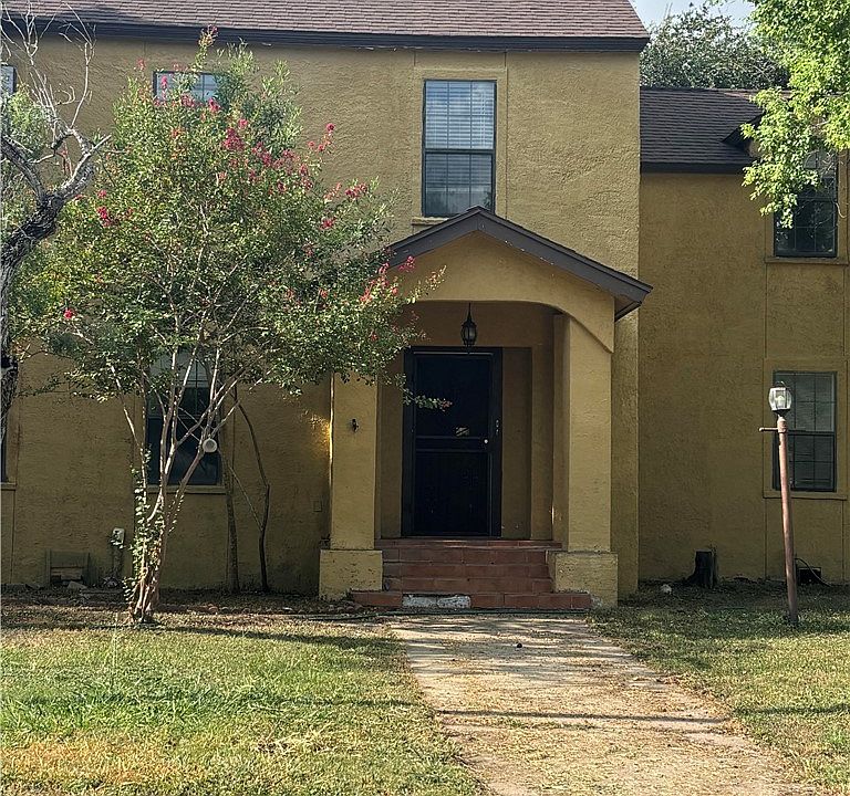 1st image of 900 E 2nd St