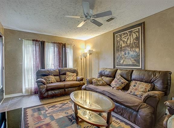 2nd image of 500 Sandpiper Ln