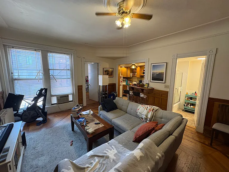 525 Beacon St #2 — Photo 2
