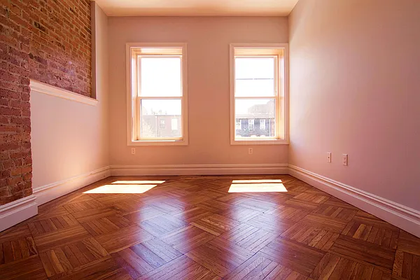 Rented by Nooklyn NYC LLC | media 17