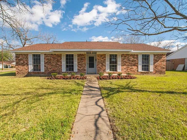 8503 Braes River Dr — Photo 1