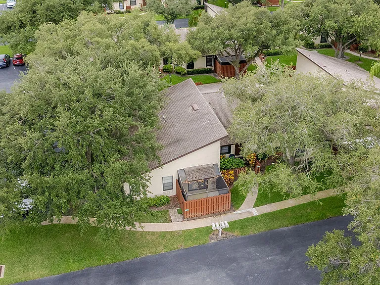 8019 SE Villa Cir — Photo 34