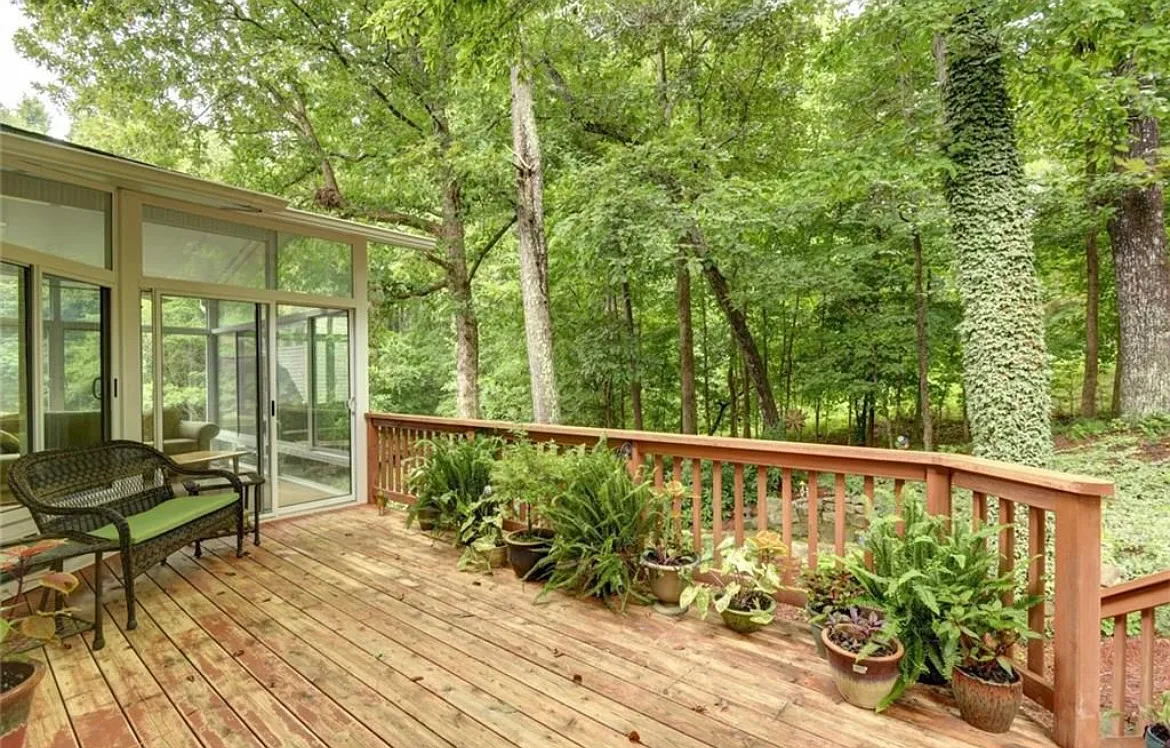 4 bed, 2.5 bath, 3032 sqft, $4,000 — Photo 3