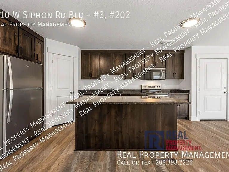 110 W Siphon Rd #BLD-202 — Photo 2