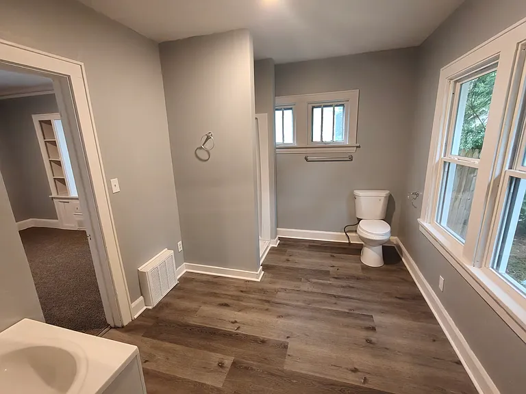 958 Inman St — Photo 12