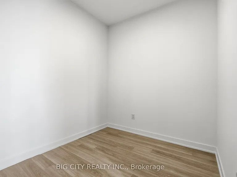 5105 Hurontario St #1601 — Photo 14