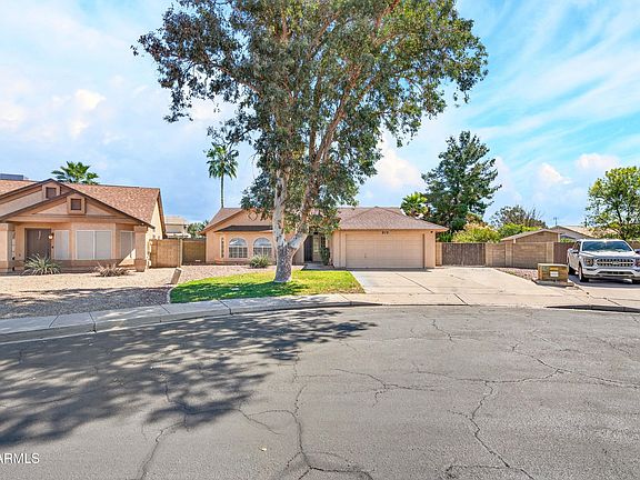 2nd image of 919 N STARLING Drive