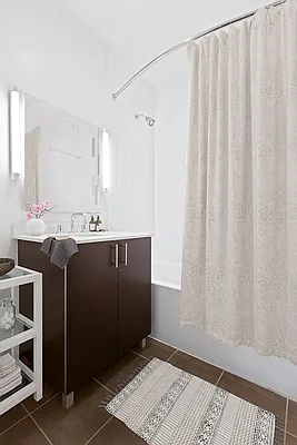 Rented by Greystar | media 8