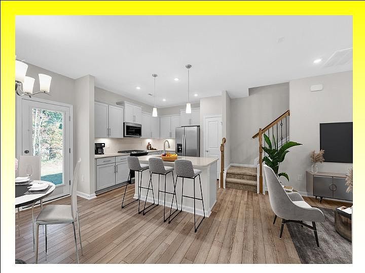 1st image of 1017 Badlands St