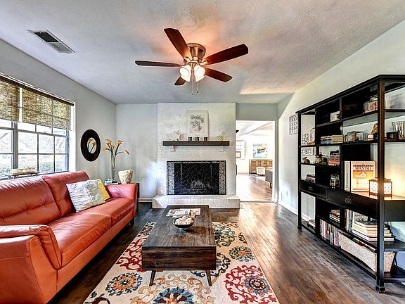 3rd image of 2459 Silver King Dr