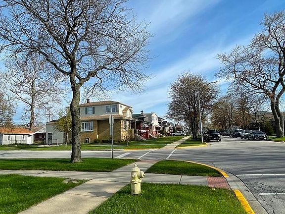 3rd image of 1540 N 16th Ave