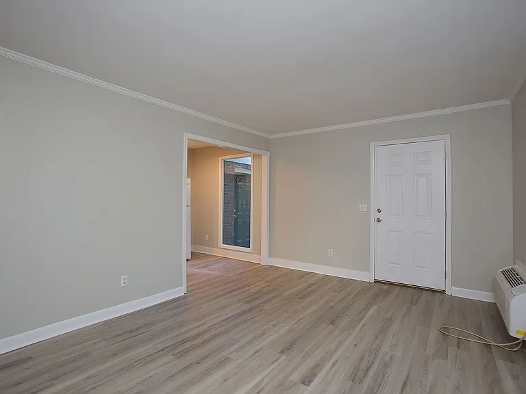7251 Patricia Dr — Photo 2