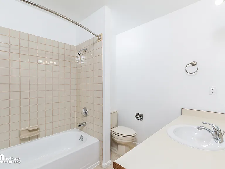1821 Commodore Dr — Photo 21