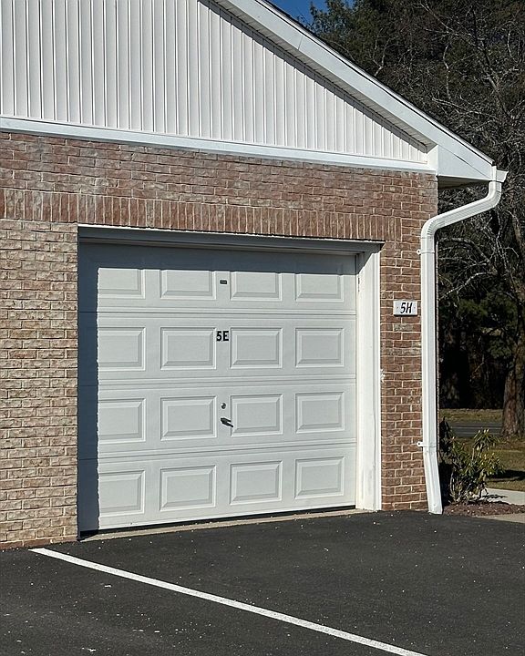 55 E Castle Hills Rd 5E, Agawam, MA 01001 Zillow