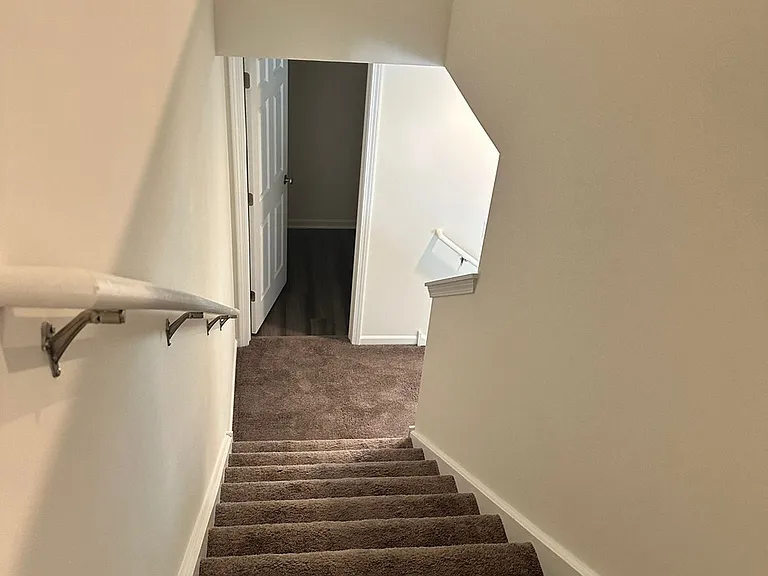 1601 Albany St — Photo 11