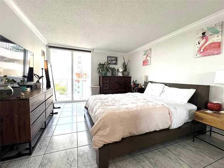 2401 Collins Ave #1009 — Photo 15