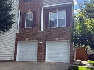4675 Flatlick Branch Dr, Chantilly, VA 20151
