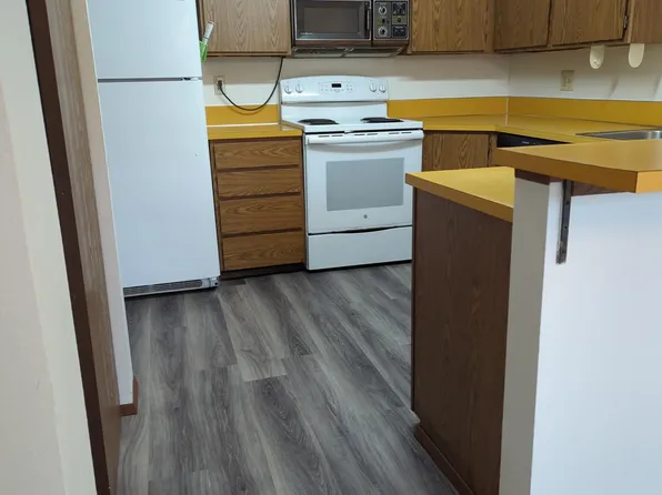 12818 SE 41st Ln Unit B105, Bellevue, WA 98006