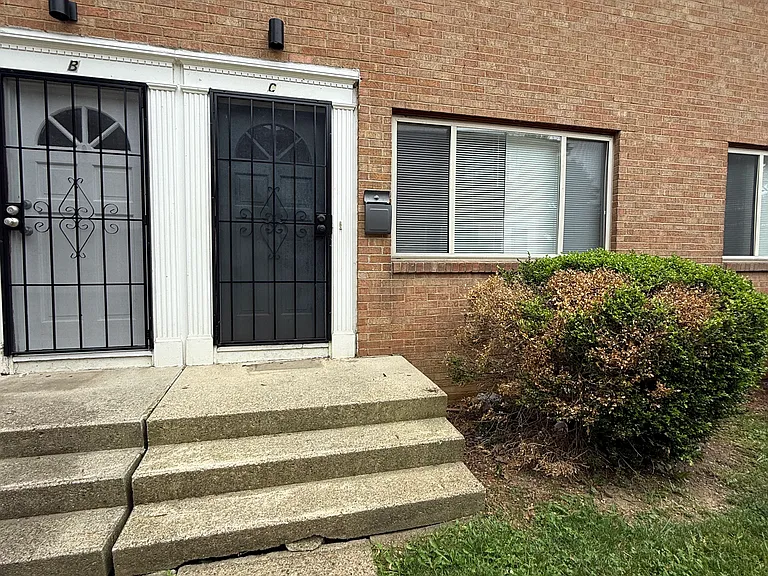 1759 Lonsdale Rd #C — Photo 2