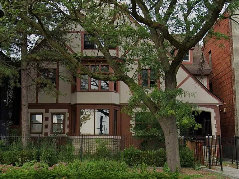 691 Ouellette Ave #6 — Photo 1